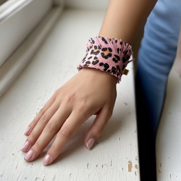 NWT Pink Leopard Fringe Snap Bracelet | Animal Print Faux Leather Cuff - Picture 2 of 13